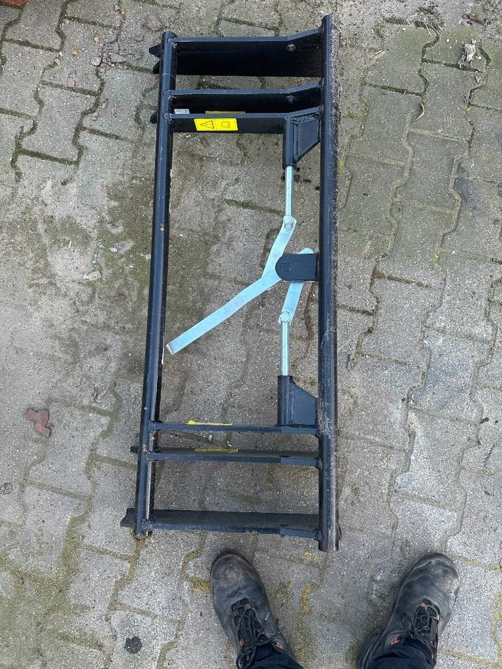 Eurorahmen Euroaufnahme - Rahmen/ Chassis für Landmaschine: das Bild 1 Eurorahmen Euroaufnahme - Rahmen/ Chassis für Landmaschine: das Bild 1