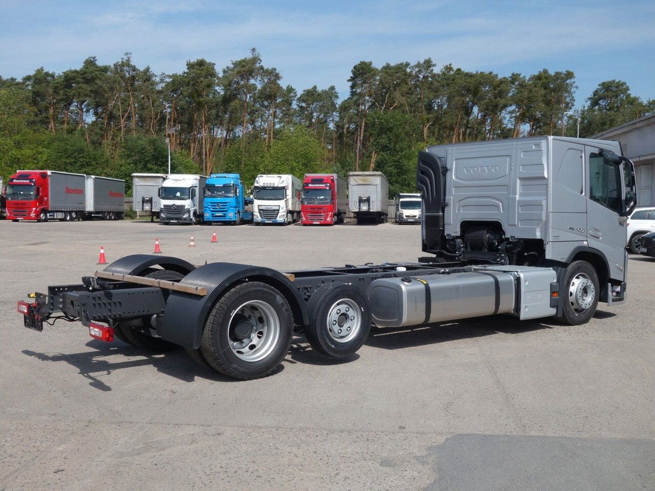 Volvo FM 460 FM13 6x2 Neue RTO , Kassbohrer, Rolfo, Rimo - Autotransporter LKW: das Bild 4 Volvo FM 460 FM13 6x2 Neue RTO , Kassbohrer, Rolfo, Rimo - Autotransporter LKW: das Bild 4