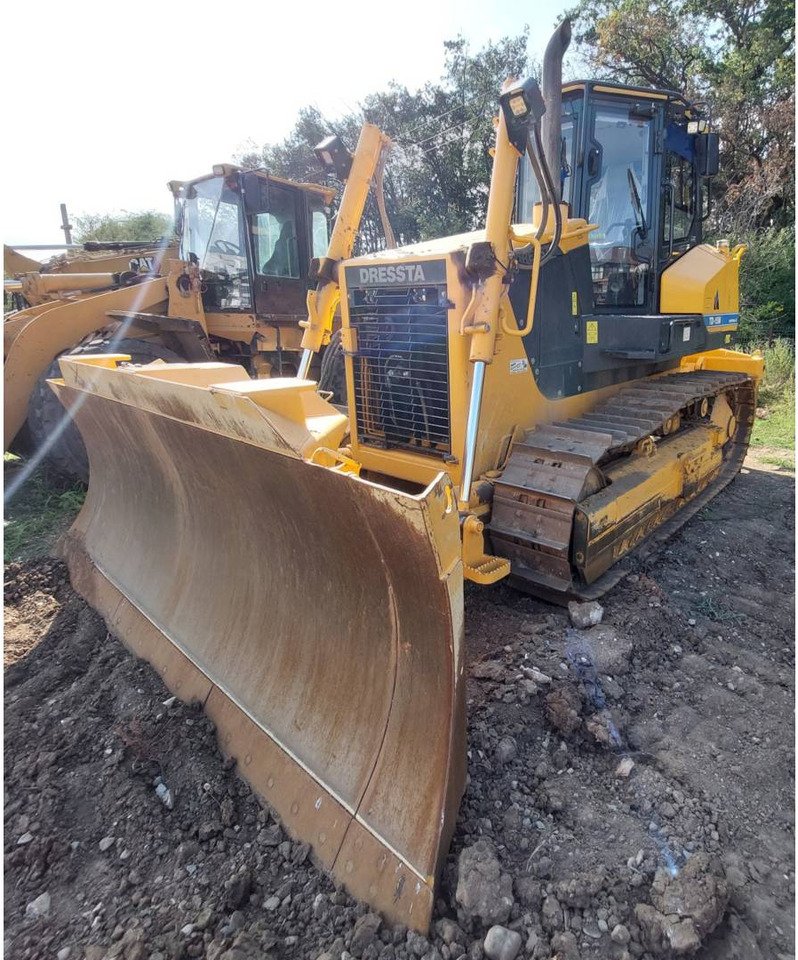 DRESSTA NORTH AMERICA TD-15M - Bulldozer/ Planierraupe: das Bild 1 DRESSTA NORTH AMERICA TD-15M - Bulldozer/ Planierraupe: das Bild 1