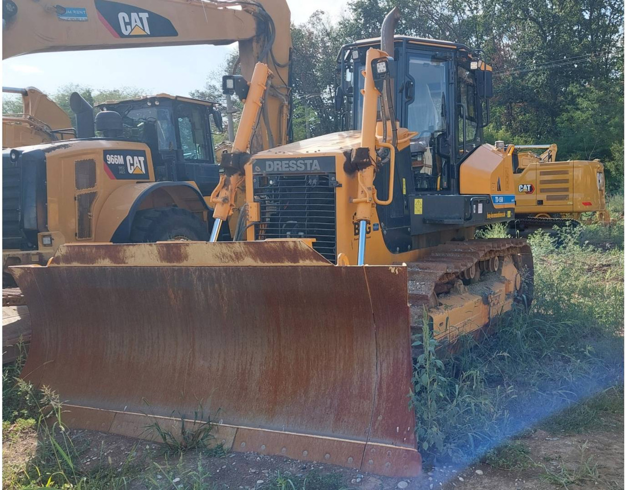 DRESSTA NORTH AMERICA TD-15M - Bulldozer/ Planierraupe: das Bild 1 DRESSTA NORTH AMERICA TD-15M - Bulldozer/ Planierraupe: das Bild 1