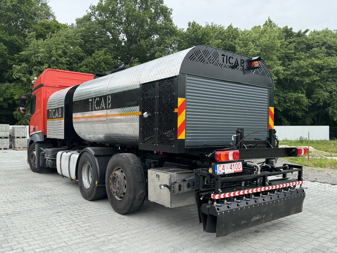 TICAB Asphalt Distributor, 8000 L, Аutonomous Asphalt Sprayer, Manufacturer - Betonpumpe: das Bild 1 TICAB Asphalt Distributor, 8000 L, Аutonomous Asphalt Sprayer, Manufacturer - Betonpumpe: das Bild 1
