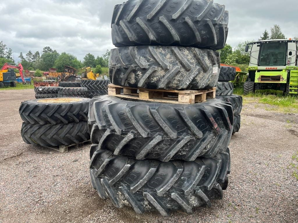 Agrimax 650/65-38 420/85-28 till Case MX 135 - Reifen für Landmaschine: das Bild 1 Agrimax 650/65-38 420/85-28 till Case MX 135 - Reifen für Landmaschine: das Bild 1