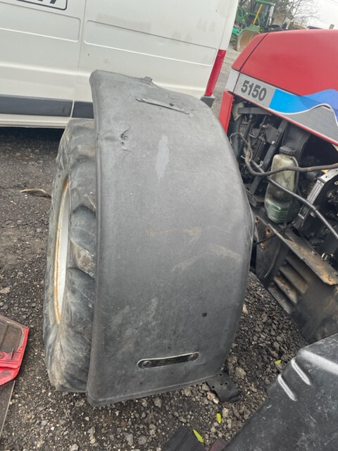 Case 5110-5150 błotniki stelaźe części - Kotflügel für Landmaschine: das Bild 1 Case 5110-5150 błotniki stelaźe części - Kotflügel für Landmaschine: das Bild 1