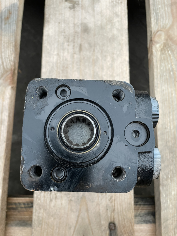 Claas Lexion Tucano Trion - orbitrol nowy - Hydraulik für Landmaschine: das Bild 4 Claas Lexion Tucano Trion - orbitrol nowy - Hydraulik für Landmaschine: das Bild 4