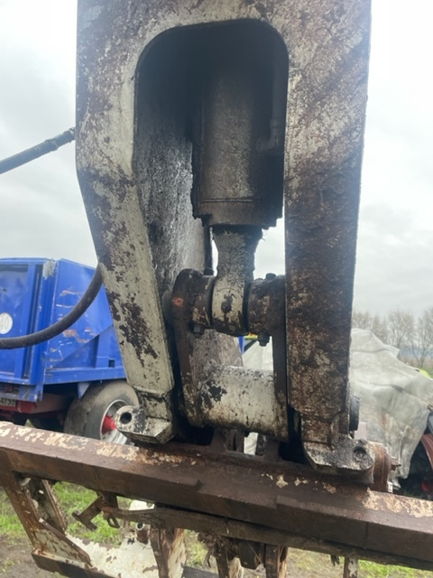 Claas k50 zwolnica zwrotnica skrzynia ramię teleskop inne części - Achsschenkel für Landmaschine: das Bild 1 Claas k50 zwolnica zwrotnica skrzynia ramię teleskop inne części - Achsschenkel für Landmaschine: das Bild 1