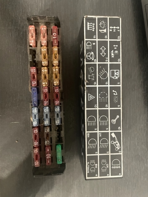 Claas ranger centrala elektryczna bezpieczników - Sicherung für Landmaschine: das Bild 1 Claas ranger centrala elektryczna bezpieczników - Sicherung für Landmaschine: das Bild 1