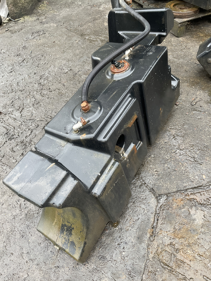 Deutz Fahr Agrotron - zbiornik paliwa 001418183 - Kraftstofftank für Landmaschine: das Bild 2 Deutz Fahr Agrotron - zbiornik paliwa 001418183 - Kraftstofftank für Landmaschine: das Bild 2