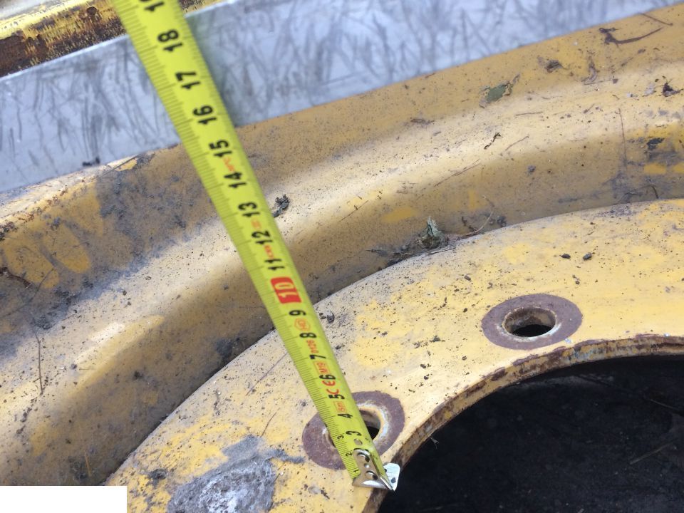 Felgi Cat Caterpillar 12x25 - Felge für Baumaschine: das Bild 2 Felgi Cat Caterpillar 12x25 - Felge für Baumaschine: das Bild 2