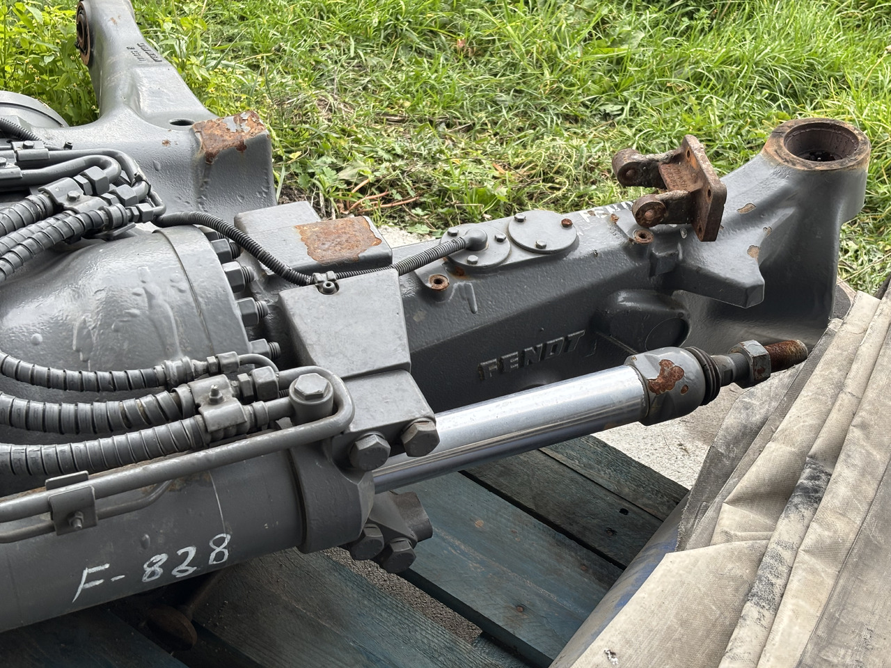 Fendt 828 Obudowa Osi Łuk Osi 755/137 F835300020180 F835300020160 E835300020012 - Hinterachse für Landmaschine: das Bild 2 Fendt 828 Obudowa Osi Łuk Osi 755/137 F835300020180 F835300020160 E835300020012 - Hinterachse für Landmaschine: das Bild 2