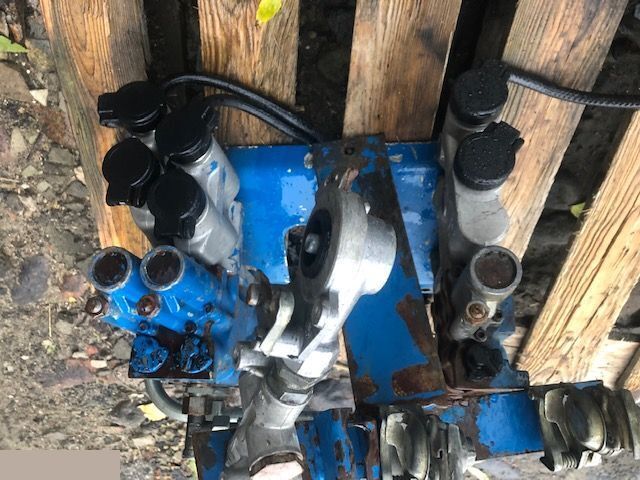 Ford New Holland - Rozdzielacz Hydrauliczny - Hydraulik ventil für Landmaschine: das Bild 1 Ford New Holland - Rozdzielacz Hydrauliczny - Hydraulik ventil für Landmaschine: das Bild 1