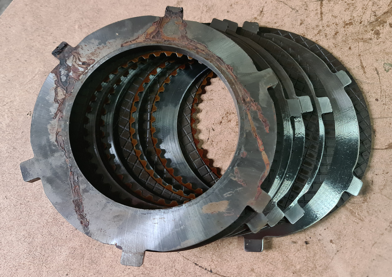 John Deere 4650, 4850 Płytka Sprzęgła Tarcze R115319 RE234261 R77663 - Kupplung und Teile für Landmaschine: das Bild 1 John Deere 4650, 4850 Płytka Sprzęgła Tarcze R115319 RE234261 R77663 - Kupplung und Teile für Landmaschine: das Bild 1