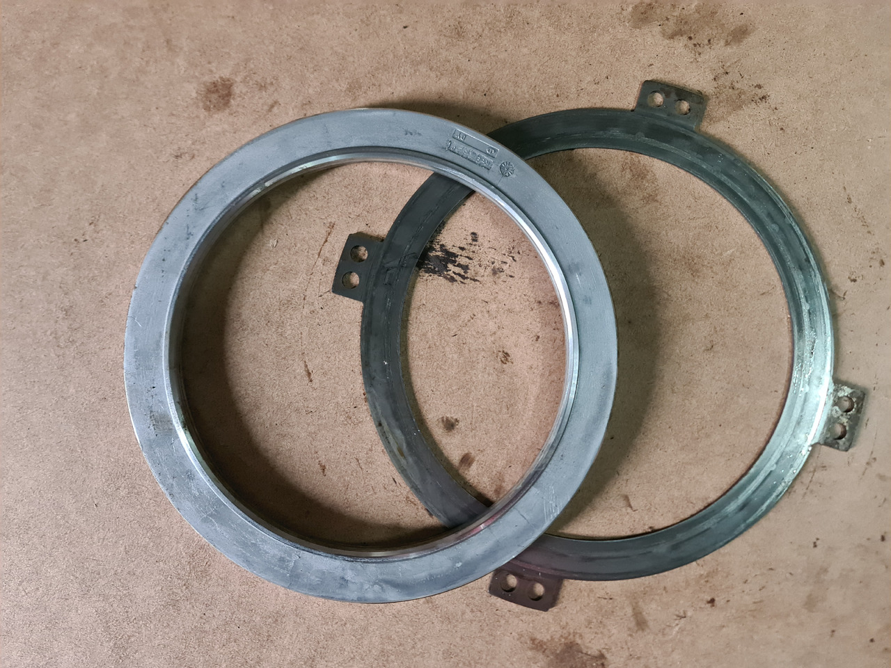 John Deere 4650, 4850 Tłoczek Płytka R97381 R46417 - Kupplung und Teile für Landmaschine: das Bild 1 John Deere 4650, 4850 Tłoczek Płytka R97381 R46417 - Kupplung und Teile für Landmaschine: das Bild 1