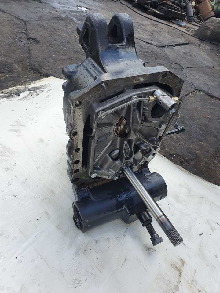 Achsschenkel für Landmaschine Valtra T120  - Zwolnica - Zwrotnica - Półoś - Skrzynia - Silnik - Siłowniki - Tylny WOM: das Bild 12