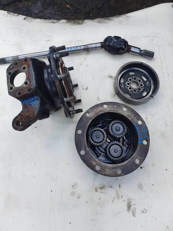 Achsschenkel für Landmaschine Valtra T120  - Zwolnica - Zwrotnica - Półoś - Skrzynia - Silnik - Siłowniki - Tylny WOM: das Bild 7