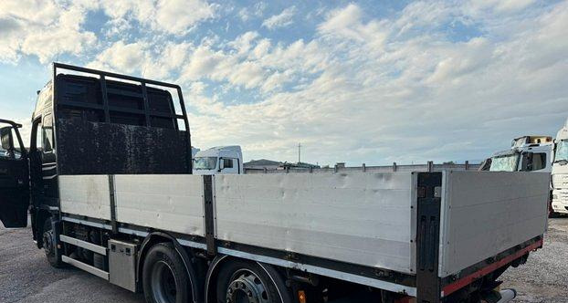 Volvo FH16-600. Euro 5 - Pritsche LKW: das Bild 5 Volvo FH16-600. Euro 5 - Pritsche LKW: das Bild 5