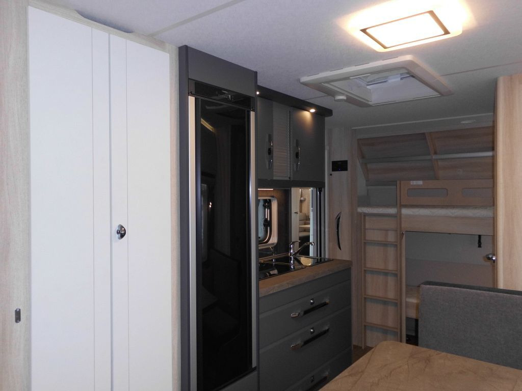 Wohnwagen Hobby De Luxe 490 KMF 2026 GARAGE AUTARK 1800kg.+++: das Bild 12 Wohnwagen Hobby De Luxe 490 KMF 2026 GARAGE AUTARK 1800kg.+++: das Bild 12