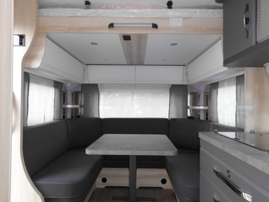 Wohnwagen Hobby De Luxe 515 UHK 2025 PICO Hubbett+K.Betten: das Bild 6