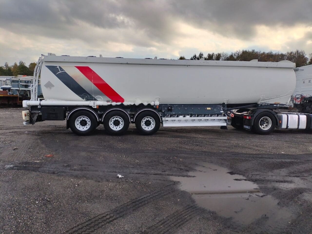 Trailor TX34 - Tankauflieger: das Bild 2 Trailor TX34 - Tankauflieger: das Bild 2