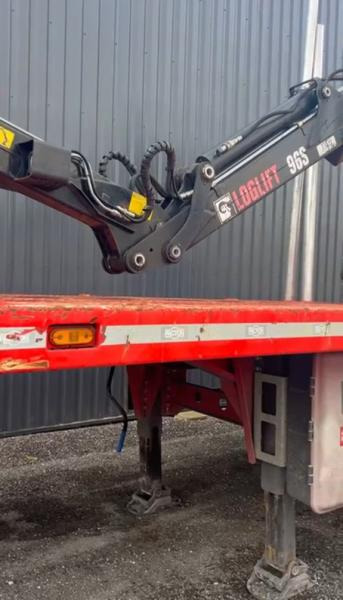 Pacton - Holzauflieger: das Bild 3 Pacton - Holzauflieger: das Bild 3