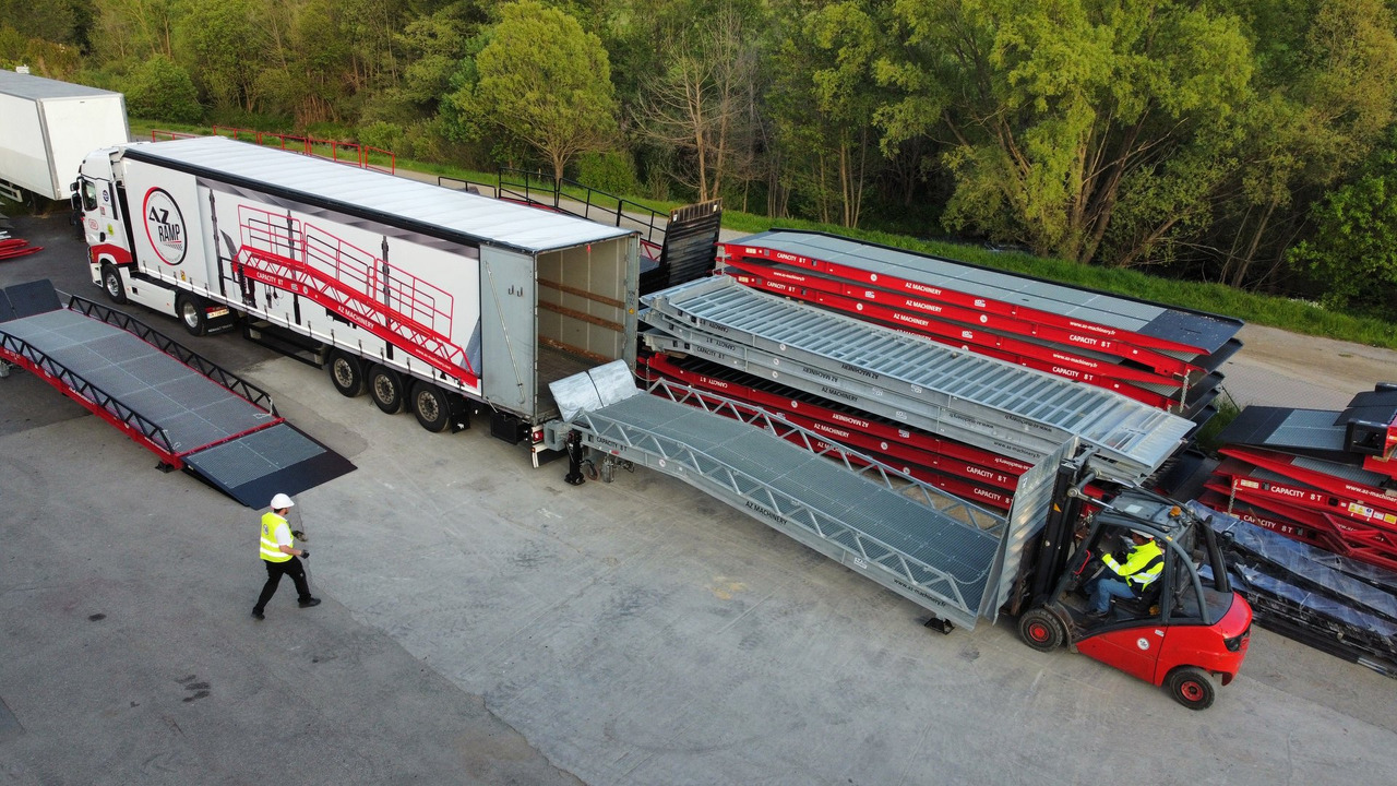 Loading Ramp with with hydraulic tilting bridge - AZ RAMP - STAR- 8T FULL GALVA - Verladerampe: das Bild 2 Loading Ramp with with hydraulic tilting bridge - AZ RAMP - STAR- 8T FULL GALVA - Verladerampe: das Bild 2