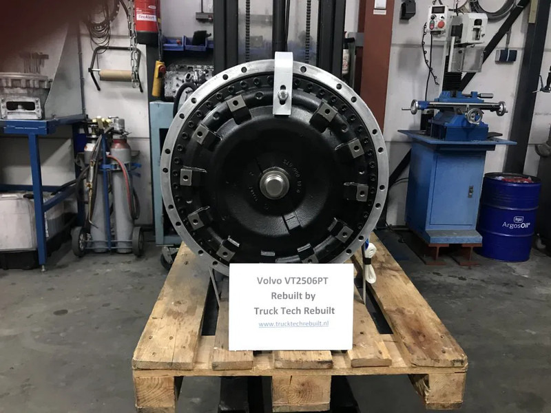 Volvo VT2506PT With or Without retarder / With or without second steering pump - Getriebe: das Bild 1 Volvo VT2506PT With or Without retarder / With or without second steering pump - Getriebe: das Bild 1
