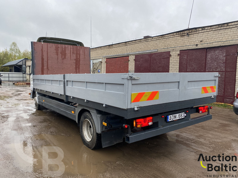 Mercedes-Benz 815 - Pritsche LKW: das Bild 3 Mercedes-Benz 815 - Pritsche LKW: das Bild 3