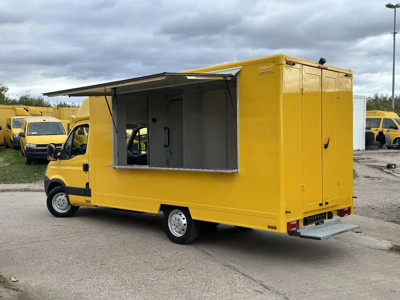 Iveco C30C/ FOODTRUCK/ Daily - Verkaufsfahrzeug: das Bild 1 Iveco C30C/ FOODTRUCK/ Daily - Verkaufsfahrzeug: das Bild 1