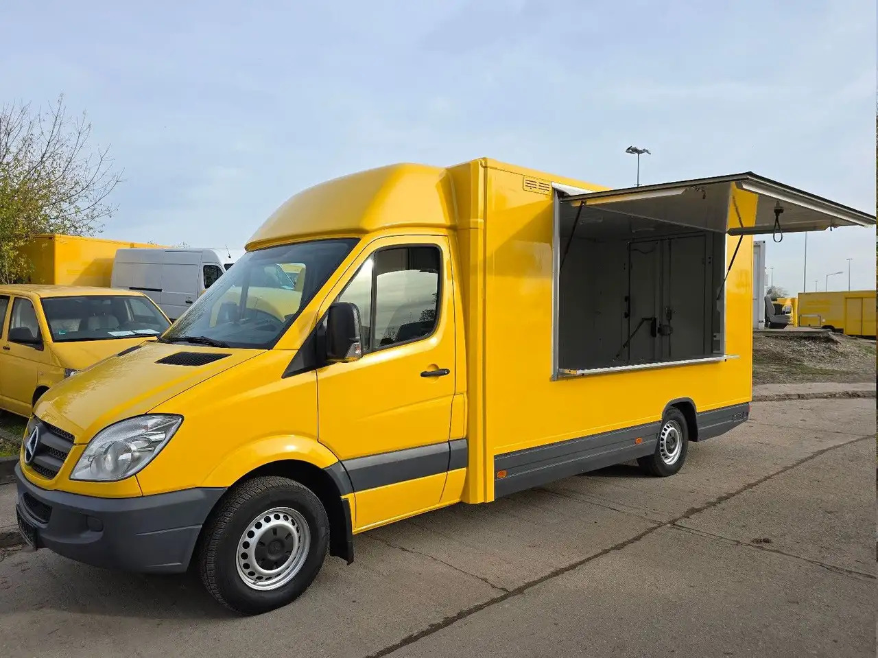 Mercedes-Benz Sprinter/Foodtruck/ 1. Hand - Verkaufsfahrzeug: das Bild 1 Mercedes-Benz Sprinter/Foodtruck/ 1. Hand - Verkaufsfahrzeug: das Bild 1