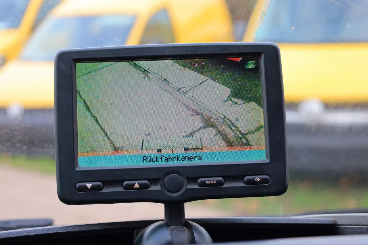 Koffer Transporter Mercedes-Benz Sprinter II Pritsche/ Koffer/Regalsystem: das Bild 10 Koffer Transporter Mercedes-Benz Sprinter II Pritsche/ Koffer/Regalsystem: das Bild 10