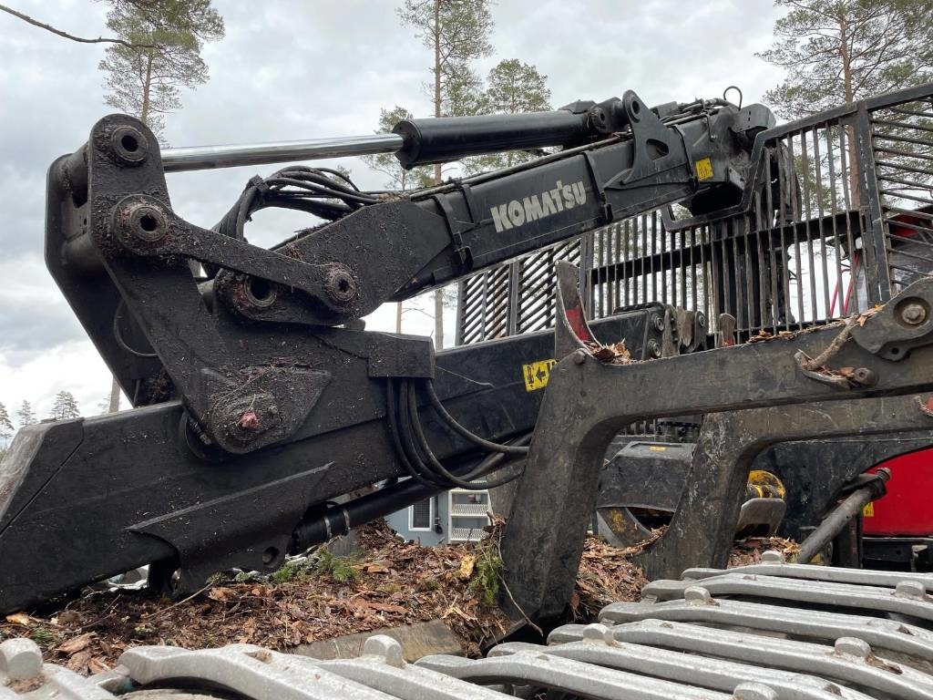 Komatsu 895 - Forwarder: das Bild 5 Komatsu 895 - Forwarder: das Bild 5