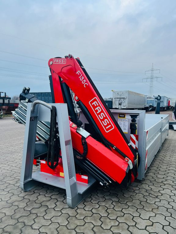 Abrollcontainer Container Kran Fassi F135 Abrollcontainer Container 6,5 m Kran Fassi F135 - Container/ Wechselfahrgestell Auflieger: das Bild 3 Abrollcontainer Container Kran Fassi F135 Abrollcontainer Container 6,5 m Kran Fassi F135 - Container/ Wechselfahrgestell Auflieger: das Bild 3