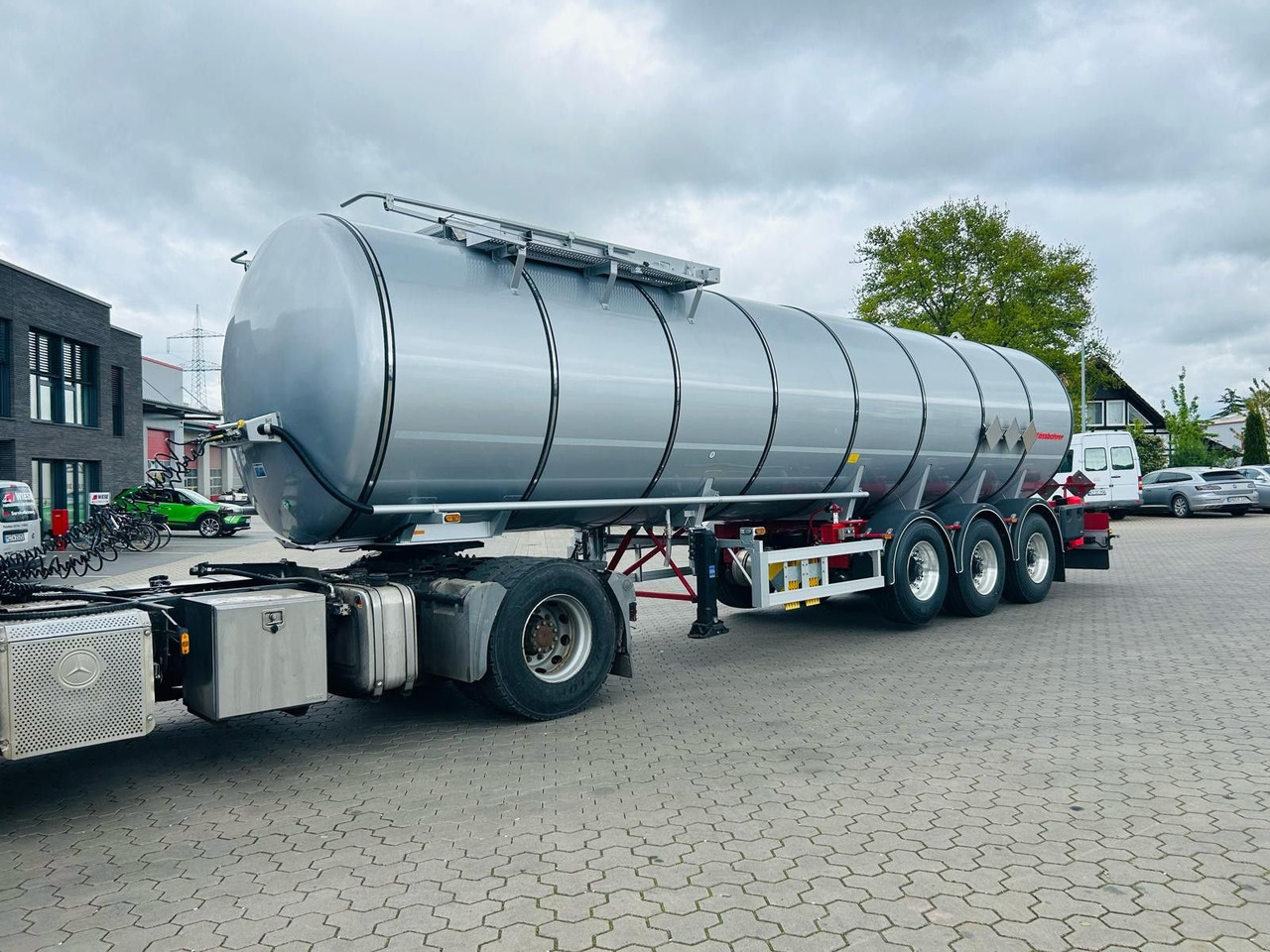 Kässbohrer STS.SS Edelstahl Tankauflieger Bitumen 32m³ - Tankauflieger: das Bild 2 Kässbohrer STS.SS Edelstahl Tankauflieger Bitumen 32m³ - Tankauflieger: das Bild 2