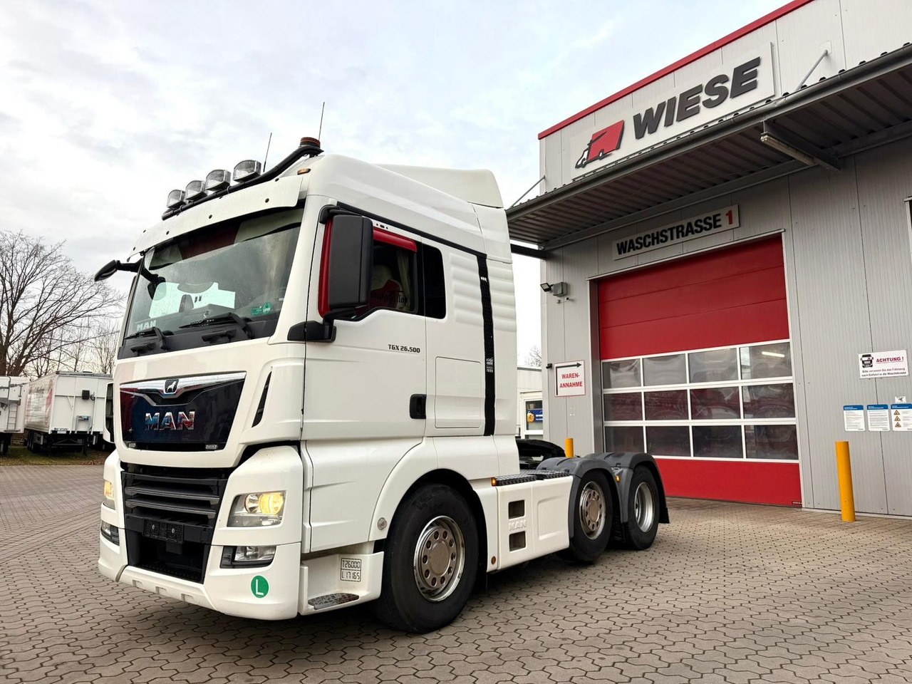 MAN TGX 26.500 6x2 Hydraulik Exklusiv Innenraum - Sattelzugmaschine: das Bild 2 MAN TGX 26.500 6x2 Hydraulik Exklusiv Innenraum - Sattelzugmaschine: das Bild 2