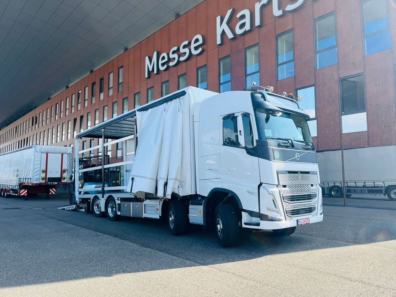 Volvo FH 500 Gabelstaplertransporter LBW 9t Dhollandia - Plane LKW: das Bild 3 Volvo FH 500 Gabelstaplertransporter LBW 9t Dhollandia - Plane LKW: das Bild 3