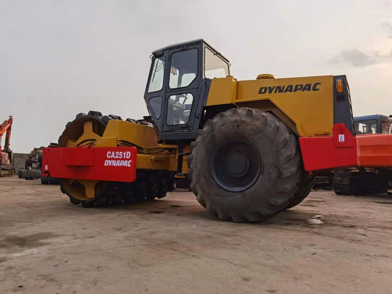 Dynapac CA251D - Walzen: das Bild 3 Dynapac CA251D - Walzen: das Bild 3