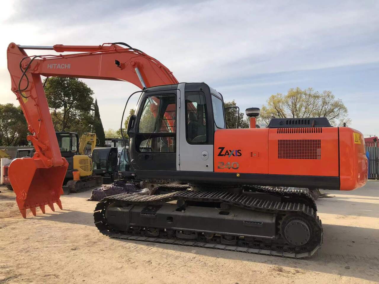 HITACHI ZX240 - Kettenbagger: das Bild 3 HITACHI ZX240 - Kettenbagger: das Bild 3