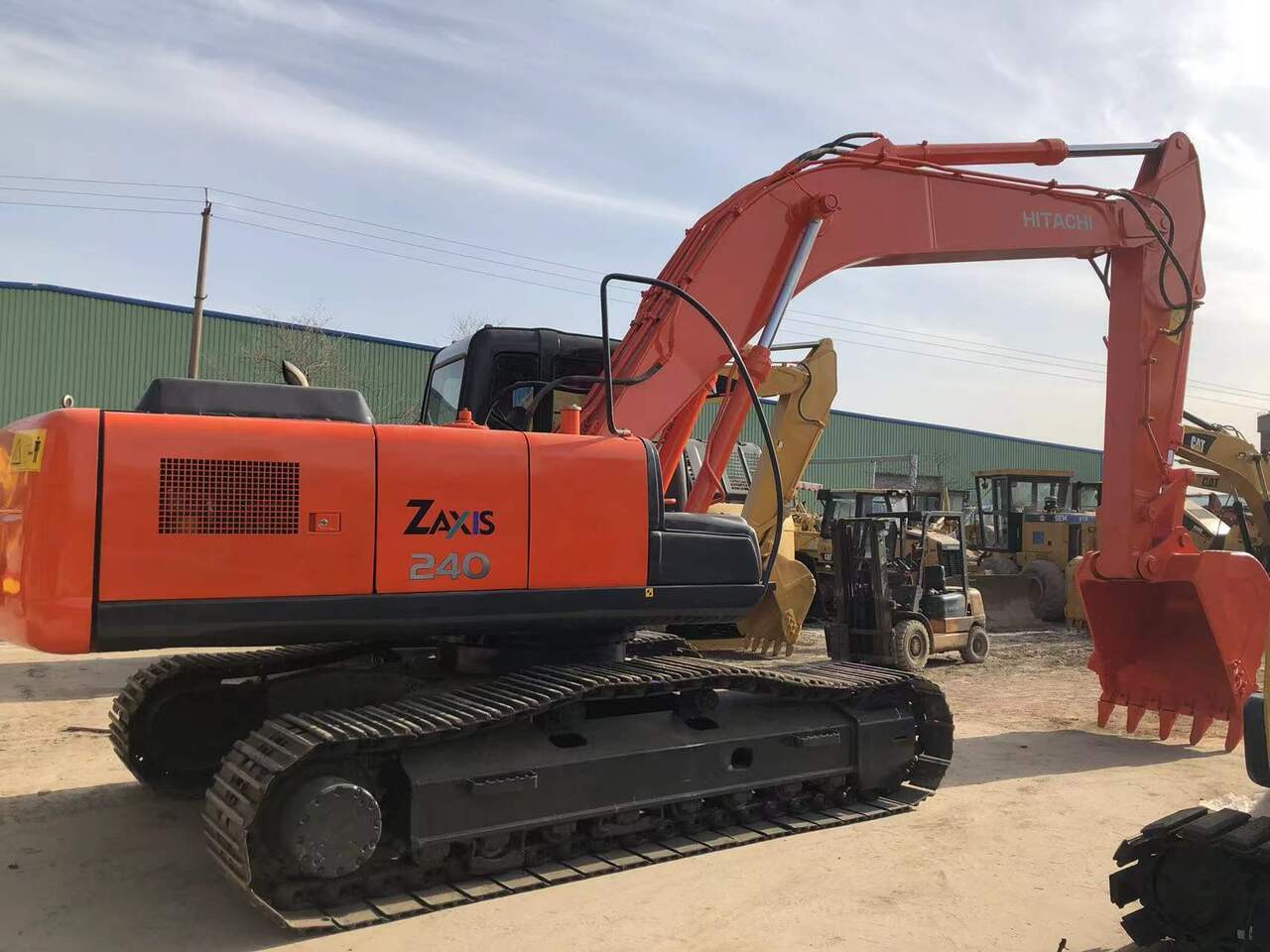 HITACHI ZX240 - Kettenbagger: das Bild 2 HITACHI ZX240 - Kettenbagger: das Bild 2