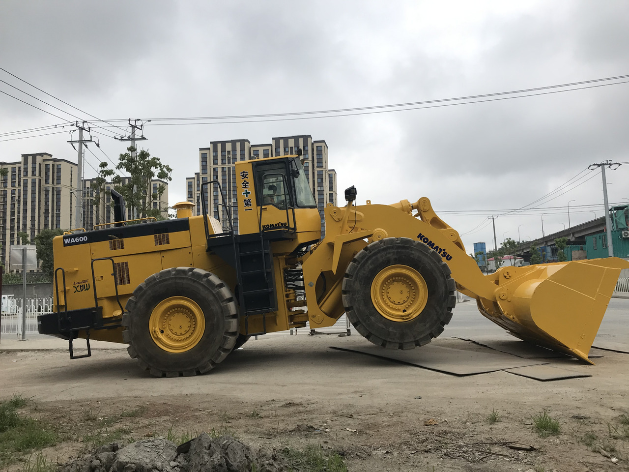 KOMATSU WA600-3 - Radlader: das Bild 3 KOMATSU WA600-3 - Radlader: das Bild 3