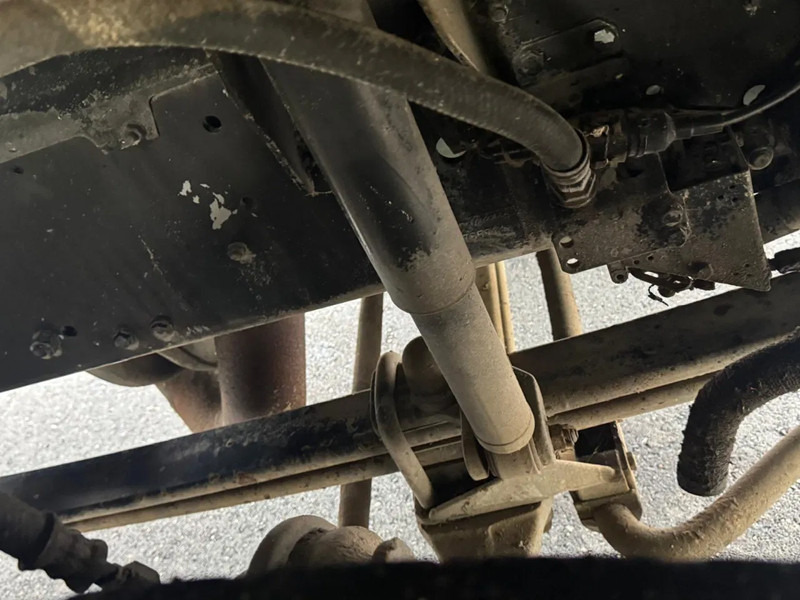 Sattelzugmaschine Scania P113-320 BIG AXLE FULL STEEL SPRING MANUAL GEARBOX: das Bild 7 Sattelzugmaschine Scania P113-320 BIG AXLE FULL STEEL SPRING MANUAL GEARBOX: das Bild 7