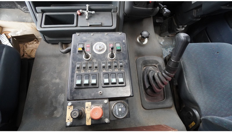 DAF 65.180 ATI STREET SWEPER RH DRIVE MANUAL GARBOX 96.000KM - Kehrmaschine: das Bild 5 DAF 65.180 ATI STREET SWEPER RH DRIVE MANUAL GARBOX 96.000KM - Kehrmaschine: das Bild 5