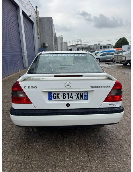 Mercedes-Benz C-Klasse **C250DIESEL** - Limousine: das Bild 5 Mercedes-Benz C-Klasse **C250DIESEL** - Limousine: das Bild 5