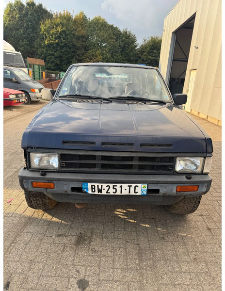 Nissan Terrano **4X4-DIESEL-LONG CHASSIS** - PKW: das Bild 2 Nissan Terrano **4X4-DIESEL-LONG CHASSIS** - PKW: das Bild 2