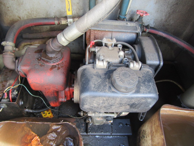 Lagertank DIESEL FUEL TANK 10,500 LTR APPROX COMPLETE WITH DONKEY ENGINE, PUMPS AND HOSES, ALL IN WORKING ORDER (3.6 X 1.8 X 1.8M): das Bild 6 Lagertank DIESEL FUEL TANK 10,500 LTR APPROX COMPLETE WITH DONKEY ENGINE, PUMPS AND HOSES, ALL IN WORKING ORDER (3.6 X 1.8 X 1.8M): das Bild 6