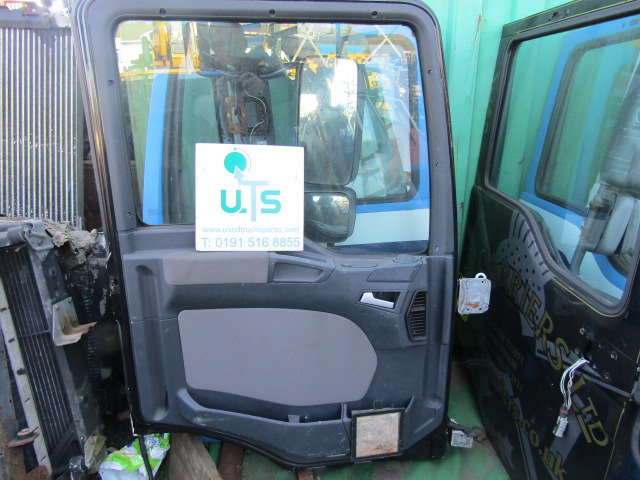 MAN TGM/TGL COMPLETE DOORS - Fahrerhaus und Interieur für LKW: das Bild 2 MAN TGM/TGL COMPLETE DOORS - Fahrerhaus und Interieur für LKW: das Bild 2