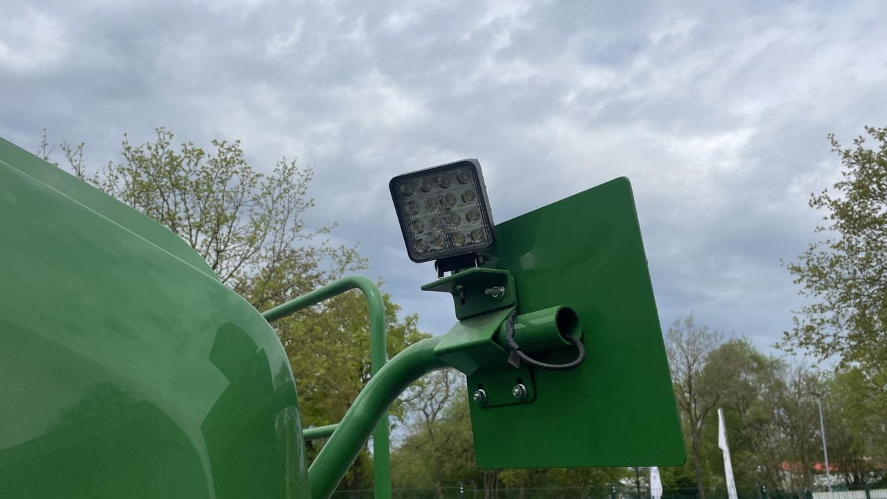 John Deere RUNDBALLENPRESSE F441R - Ballenwickelgerät: das Bild 4 John Deere RUNDBALLENPRESSE F441R - Ballenwickelgerät: das Bild 4