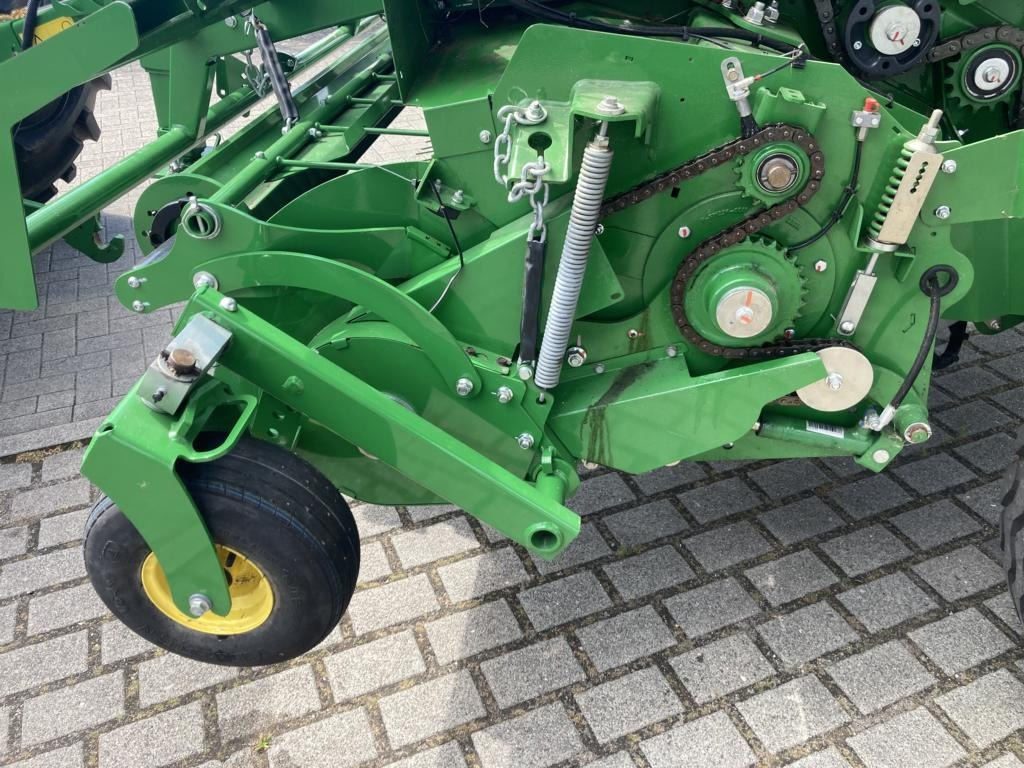 John Deere V461M - PAKET FÜR RUNDBALLENPR - Ballenwickelgerät: das Bild 4 John Deere V461M - PAKET FÜR RUNDBALLENPR - Ballenwickelgerät: das Bild 4