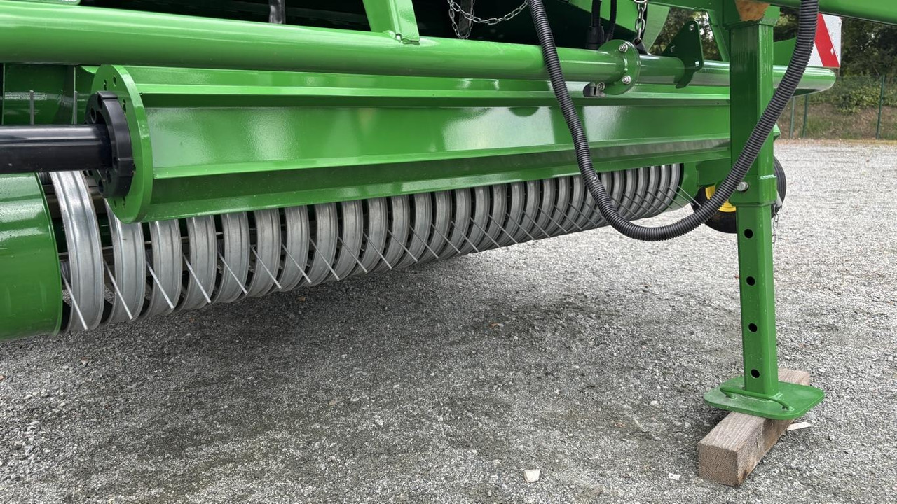 John Deere V461M - PAKET FÜR RUNDBALLENPR - Ballenwickelgerät: das Bild 3 John Deere V461M - PAKET FÜR RUNDBALLENPR - Ballenwickelgerät: das Bild 3