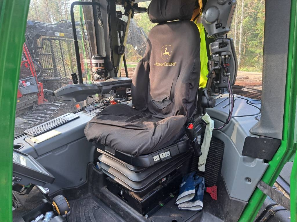 Harvester John Deere 1170G: das Bild 8 Harvester John Deere 1170G: das Bild 8