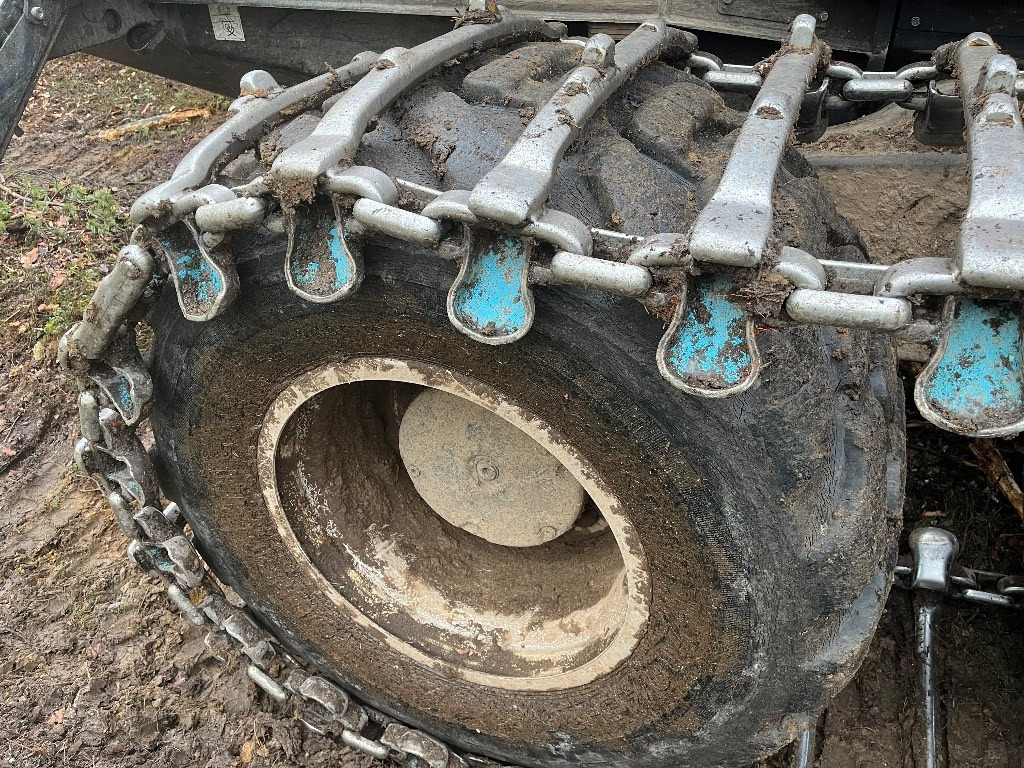 Komatsu 875 - Forwarder: das Bild 4 Komatsu 875 - Forwarder: das Bild 4