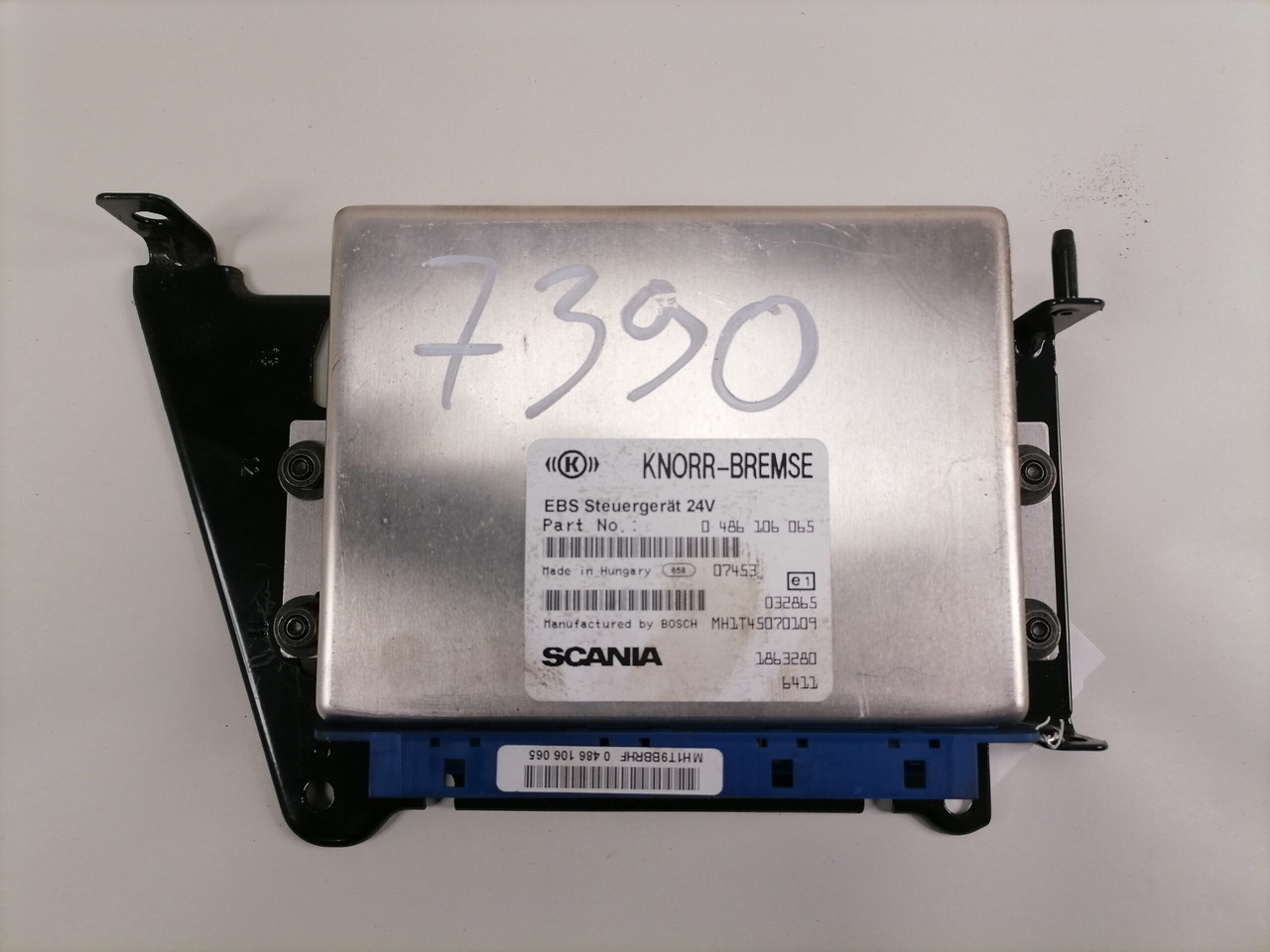 Scania Ecu, EBS 1863280 - Steuergerät für LKW: das Bild 4 Scania Ecu, EBS 1863280 - Steuergerät für LKW: das Bild 4